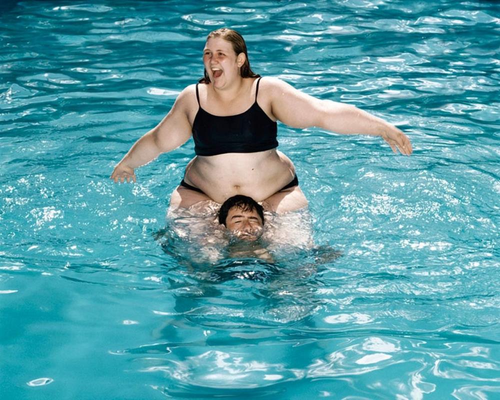 funny-people-in-pool