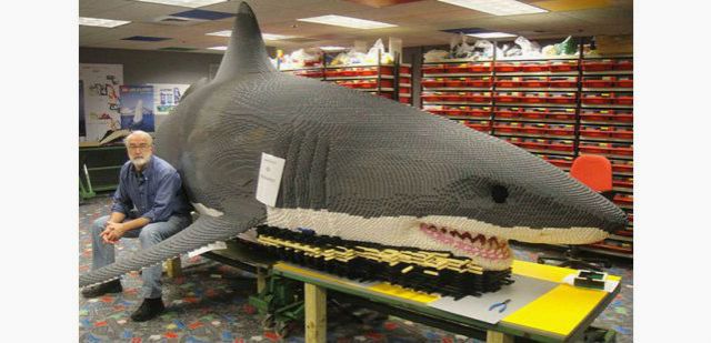 lego-master-builder-steve-gerling-in-one-of-the-designer-studios-at-the-lego-group_colorcorrected